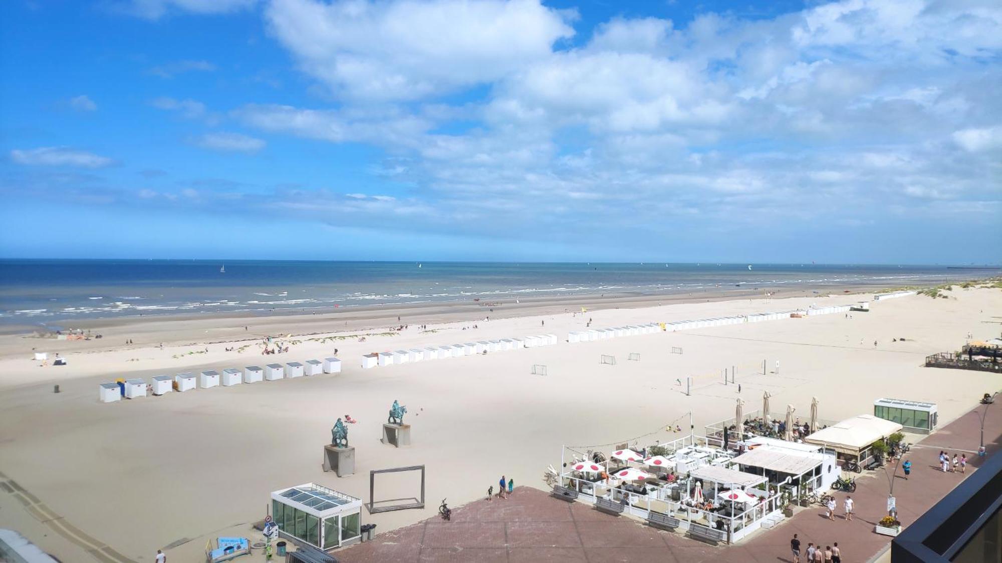 Zeezicht Vanop Het 6 De Verdiep Oostduinkerke Ngoại thất bức ảnh
